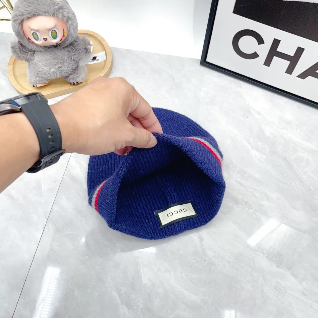 Gucci Wool Striped Embroidered Logo knit hat scarf and gloves set in Blue · view 6