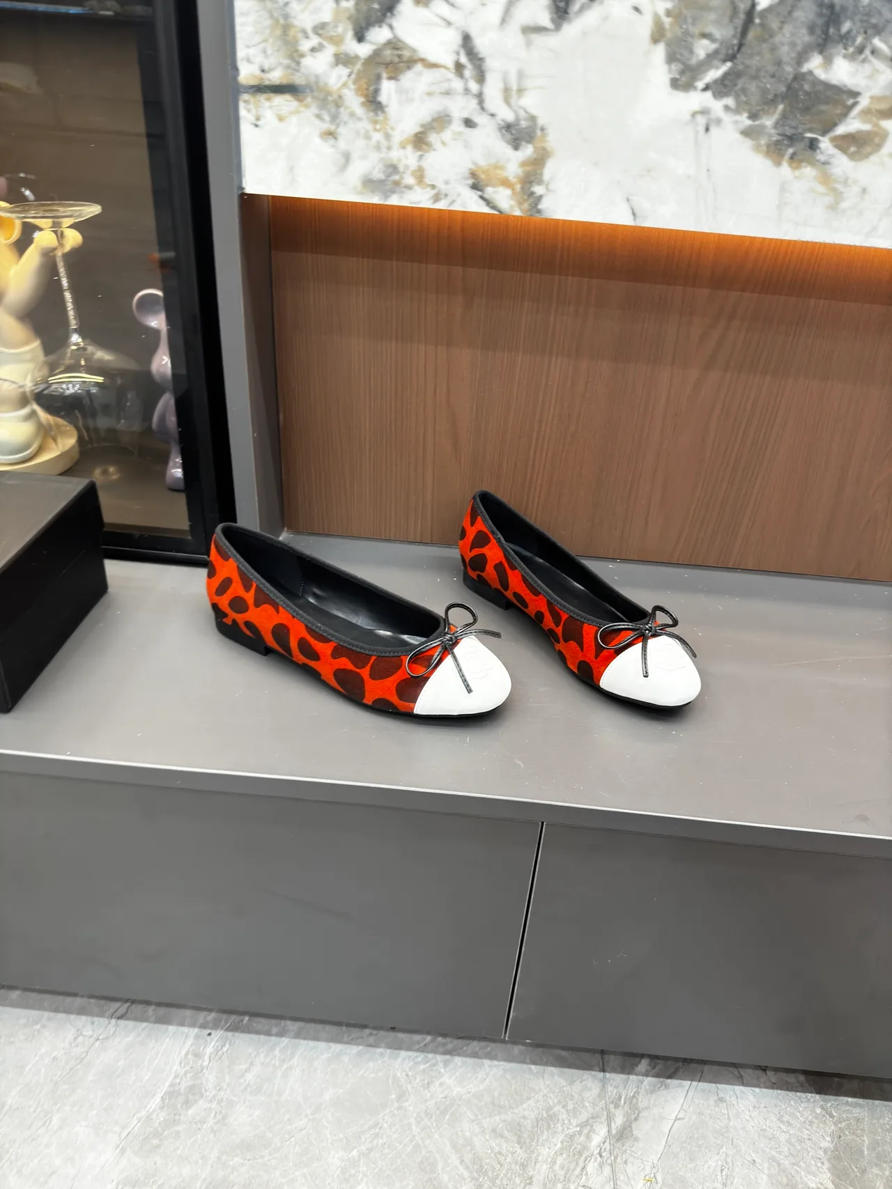 Chanel Patterned cap-toe ballet flats in Yellow & Orange & Tan & White · view 2