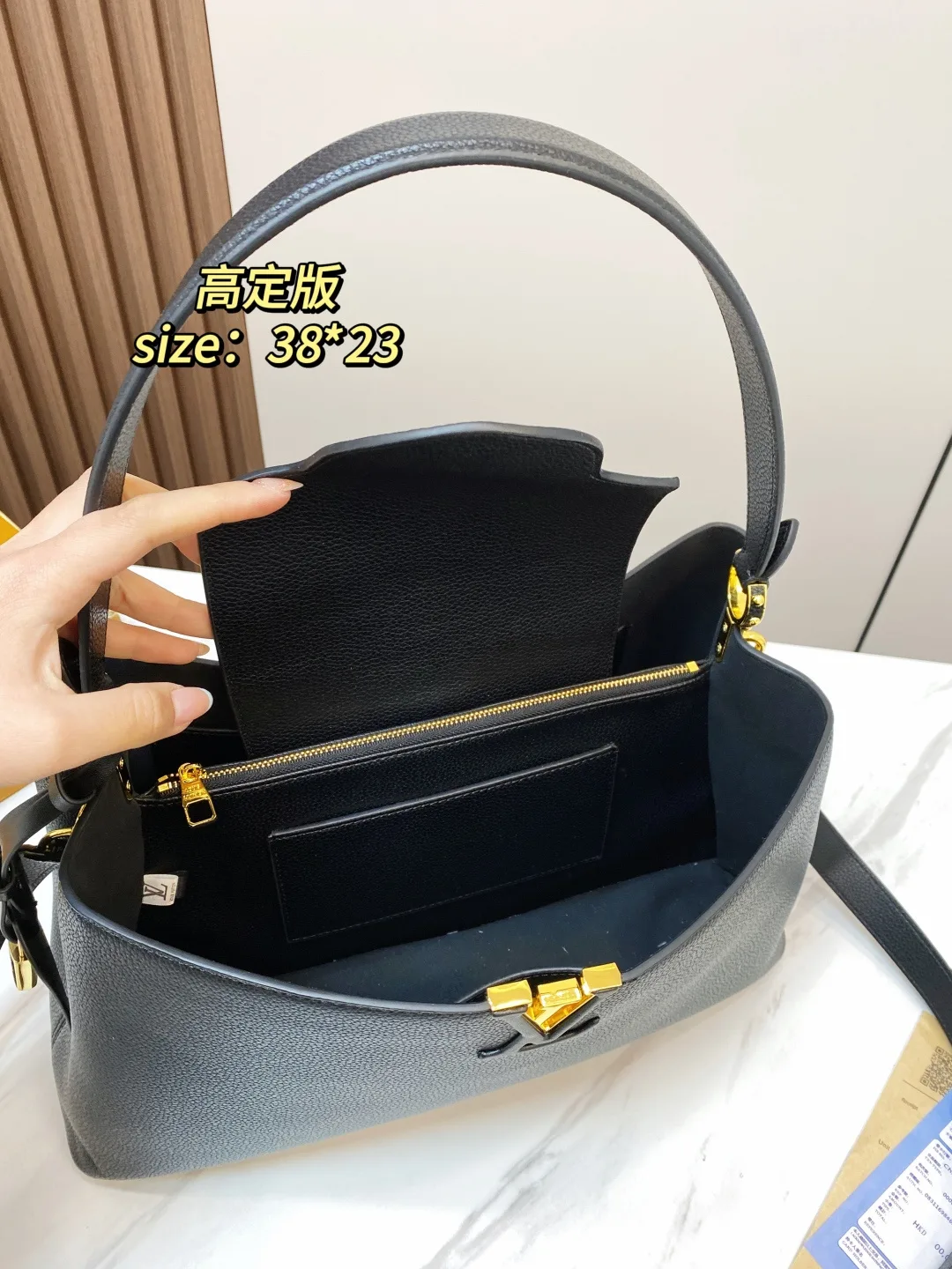 Louis Vuitton Capucines Bag in Black · view 7