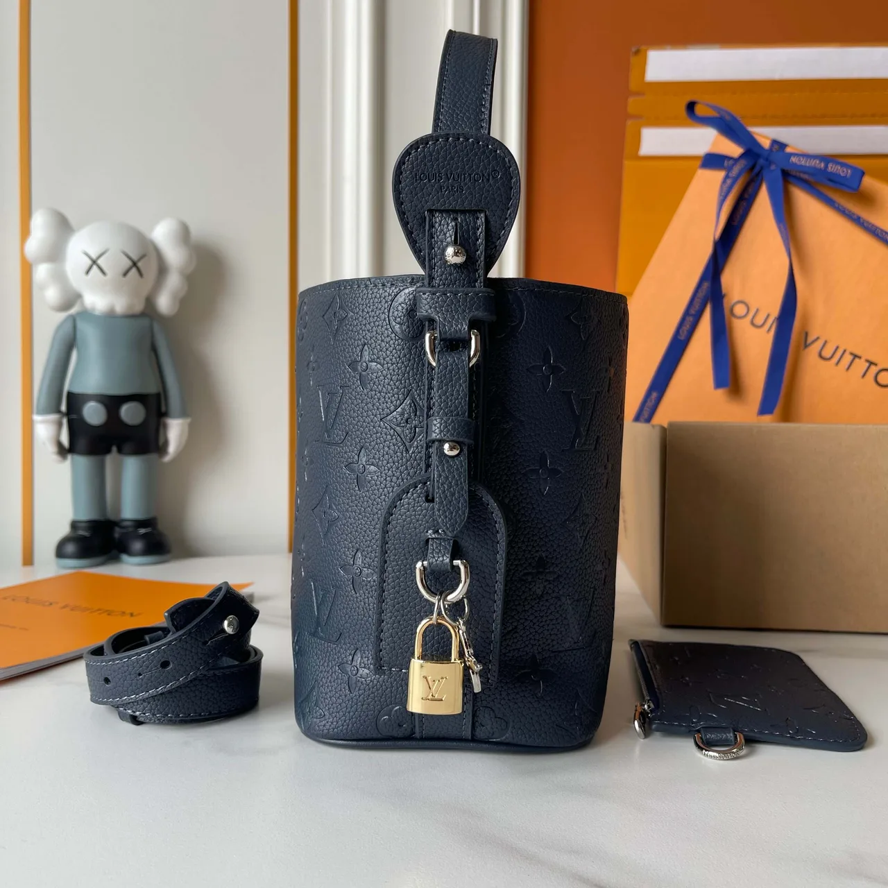 Louis Vuitton Cowhide Bucket Bag in Black · view 6
