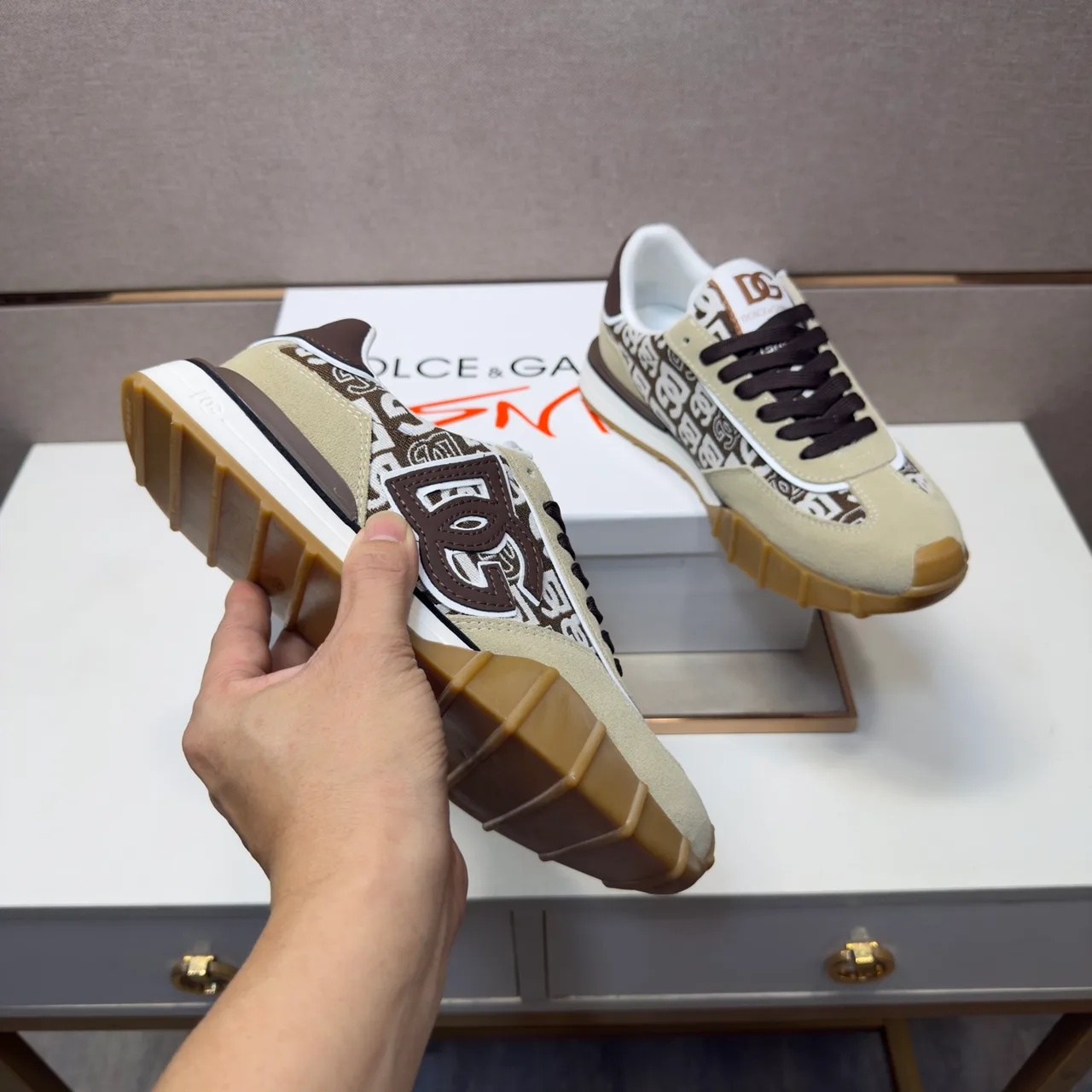 Dolce & Gabbana Sneakers in Beige · view 7