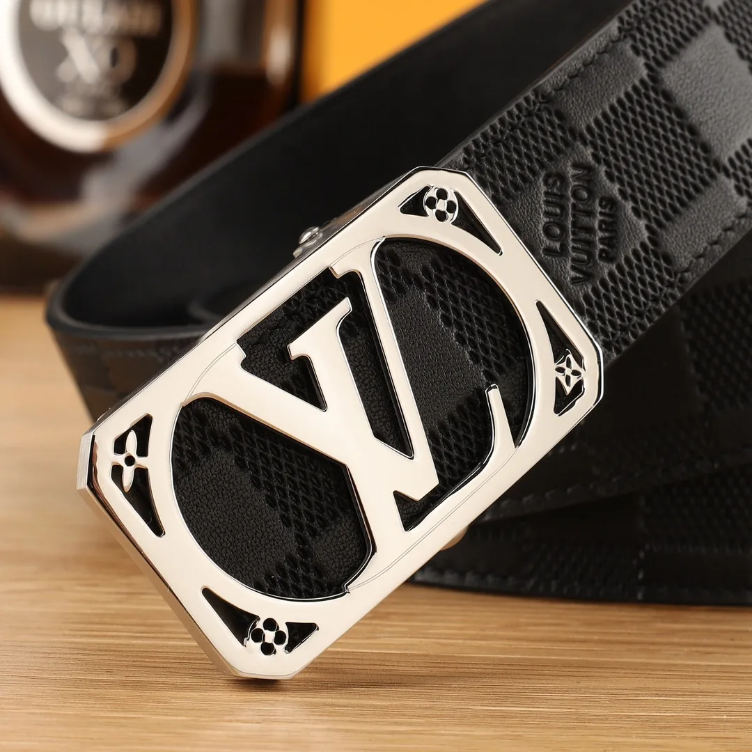 Louis Vuitton Damier automatic LV belt in Black · view 7