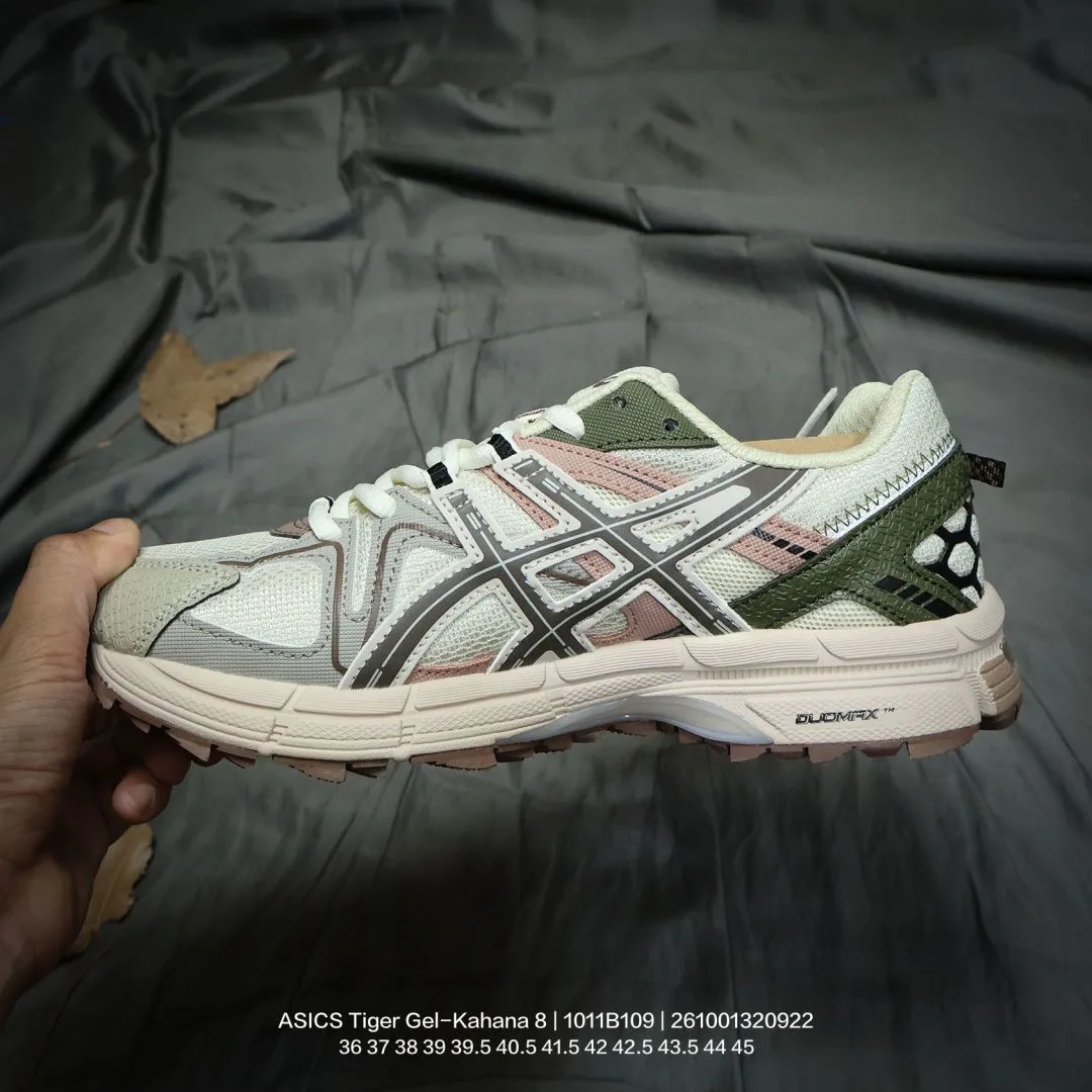 ASICS Sneakers in Beige · view 3