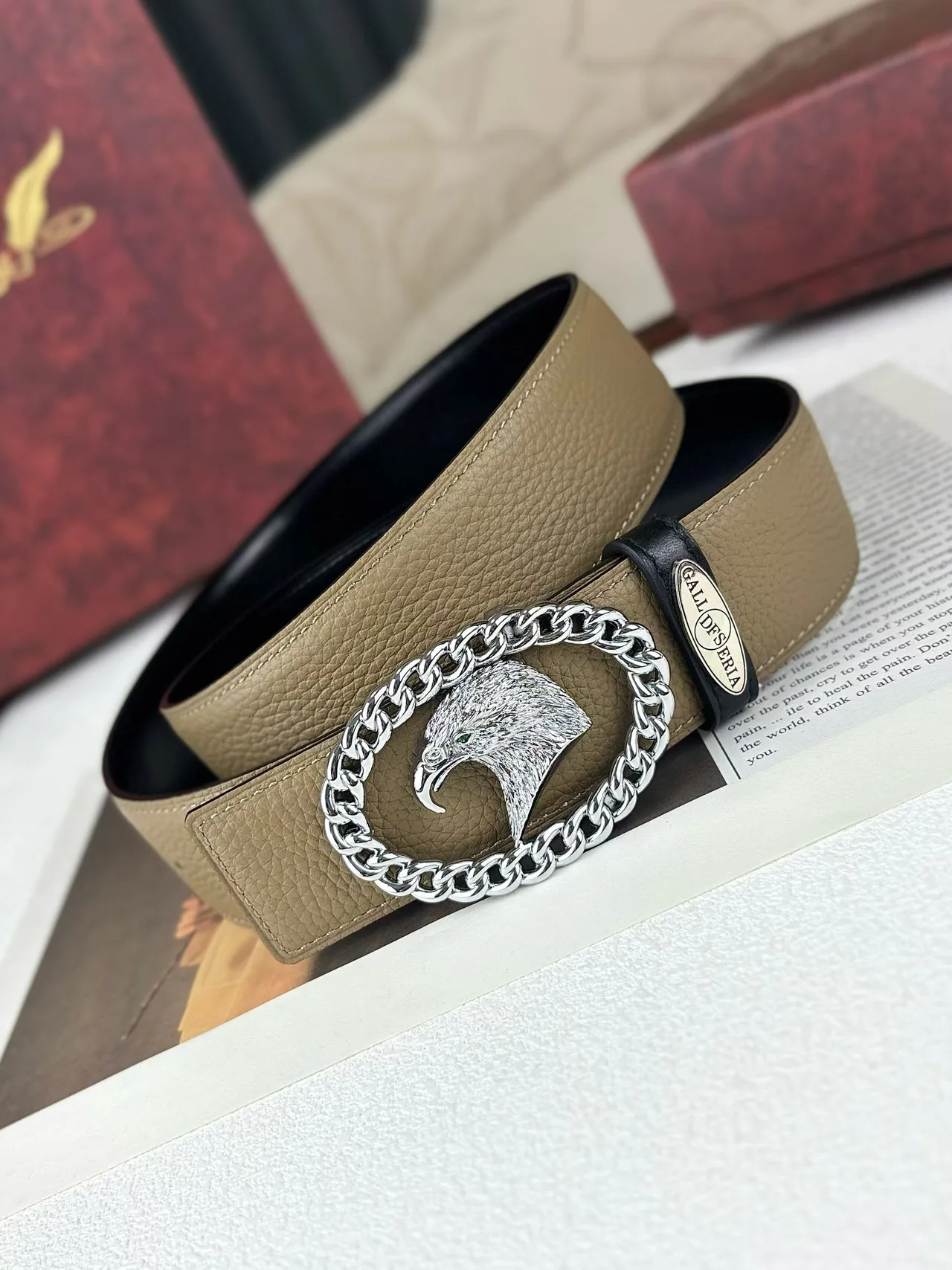 Gall Deseria Eagle Buckle Belt in Grey · view 2