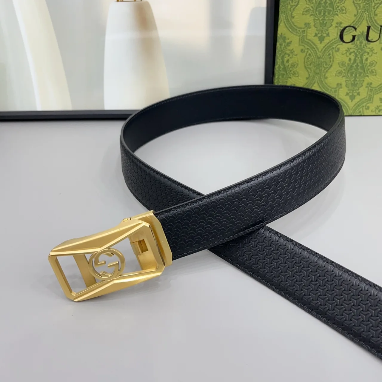 Gucci Glossy Belt in Black · view 3