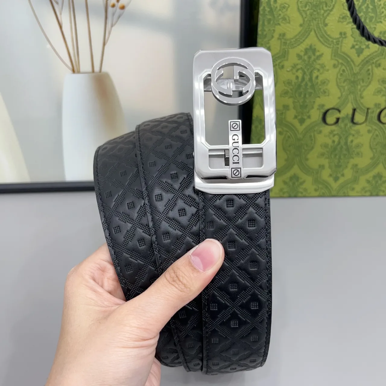 Gucci Glossy Belt in Black · view 4