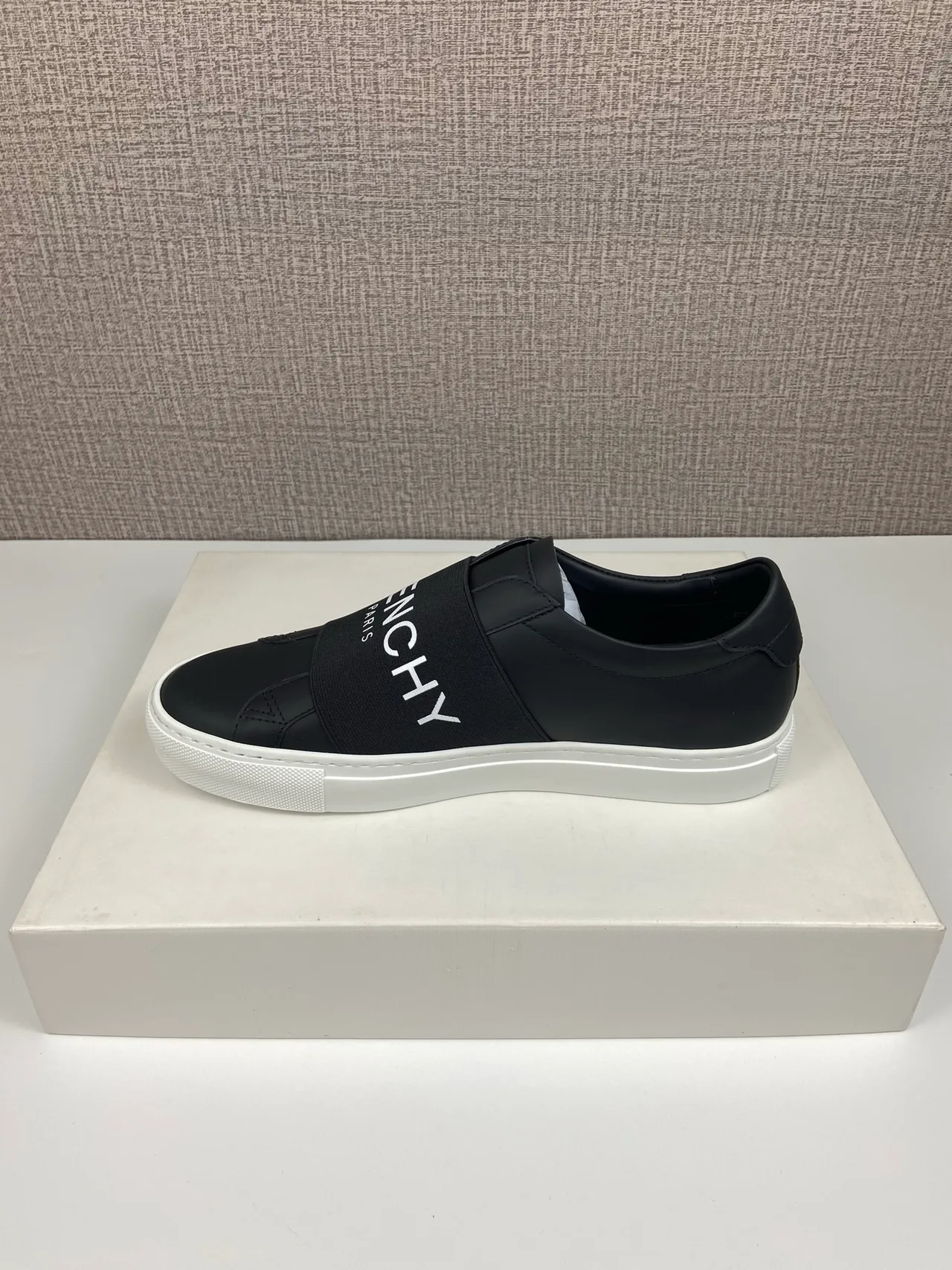 Givenchy Cowhide Smooth Sneakers in Black · view 7