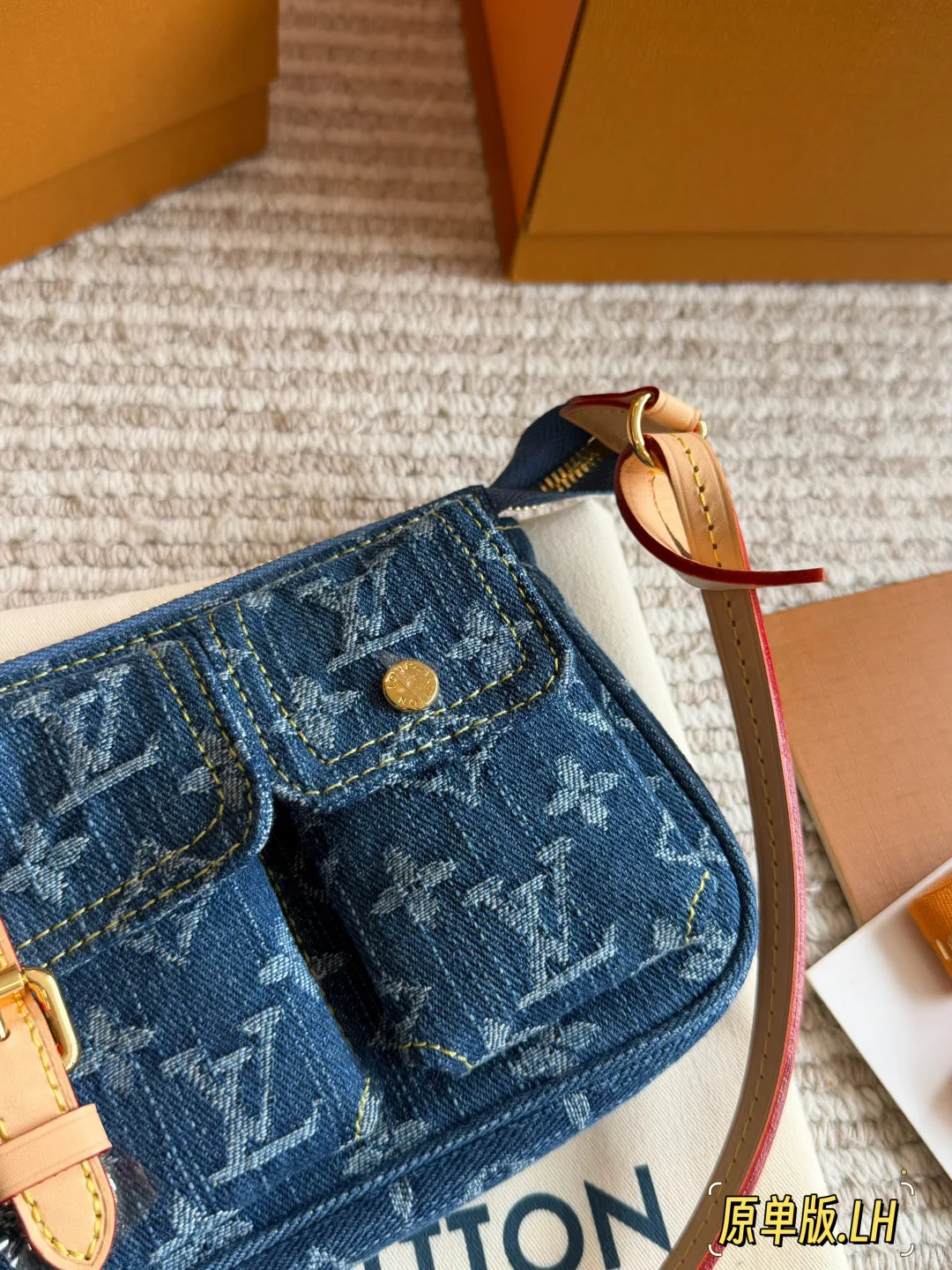 Louis Vuitton Monogram Clutch in Blue · view 4