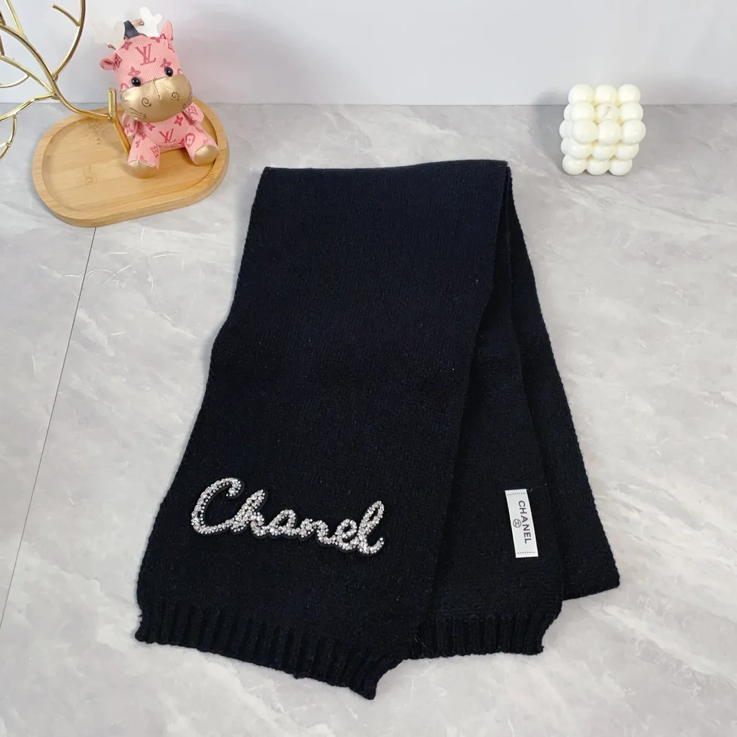 Chanel Wool Ribbed Embroidered Hat and Scarf Set in Black · view 4