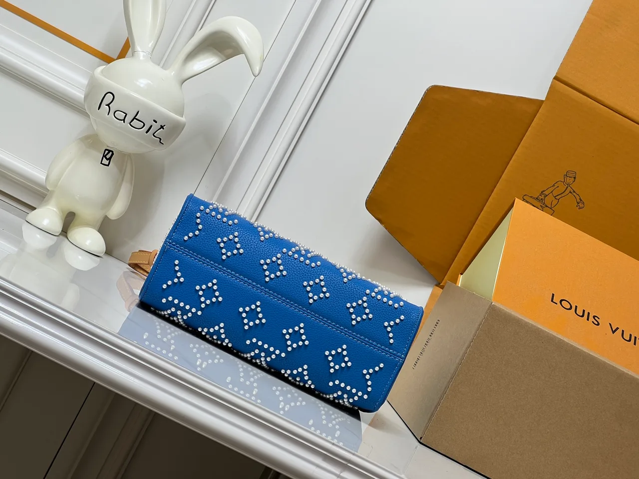 Louis Vuitton Cowhide OnTheGo Tote in Blue · view 5