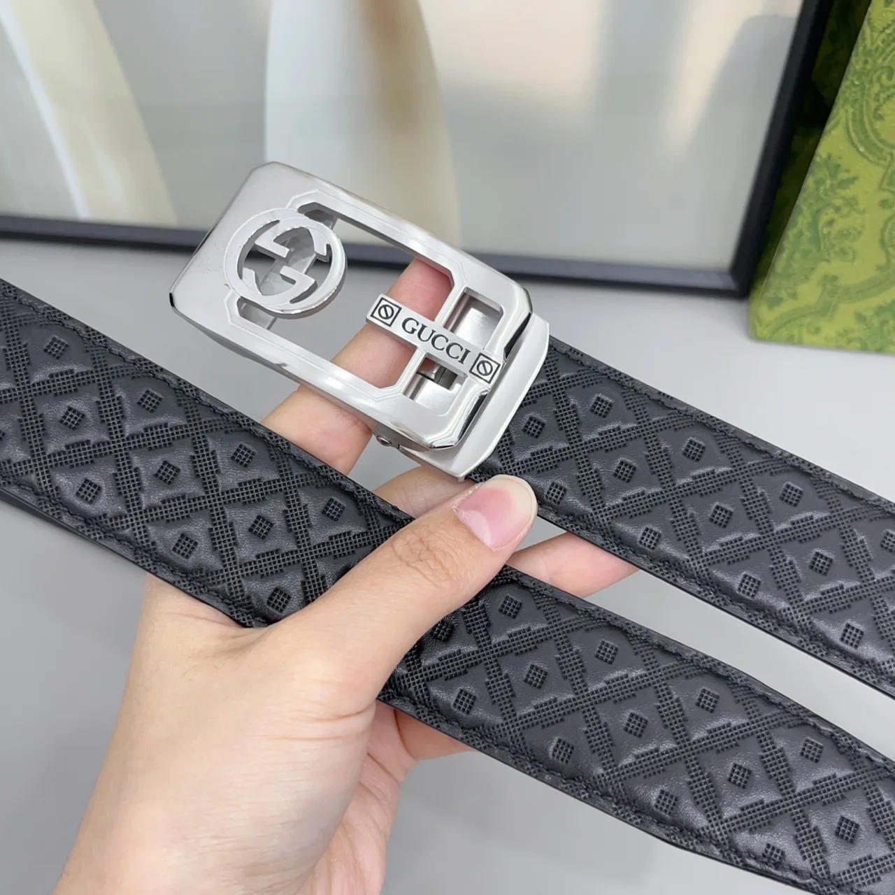 Gucci Glossy Belt in Black · view 5
