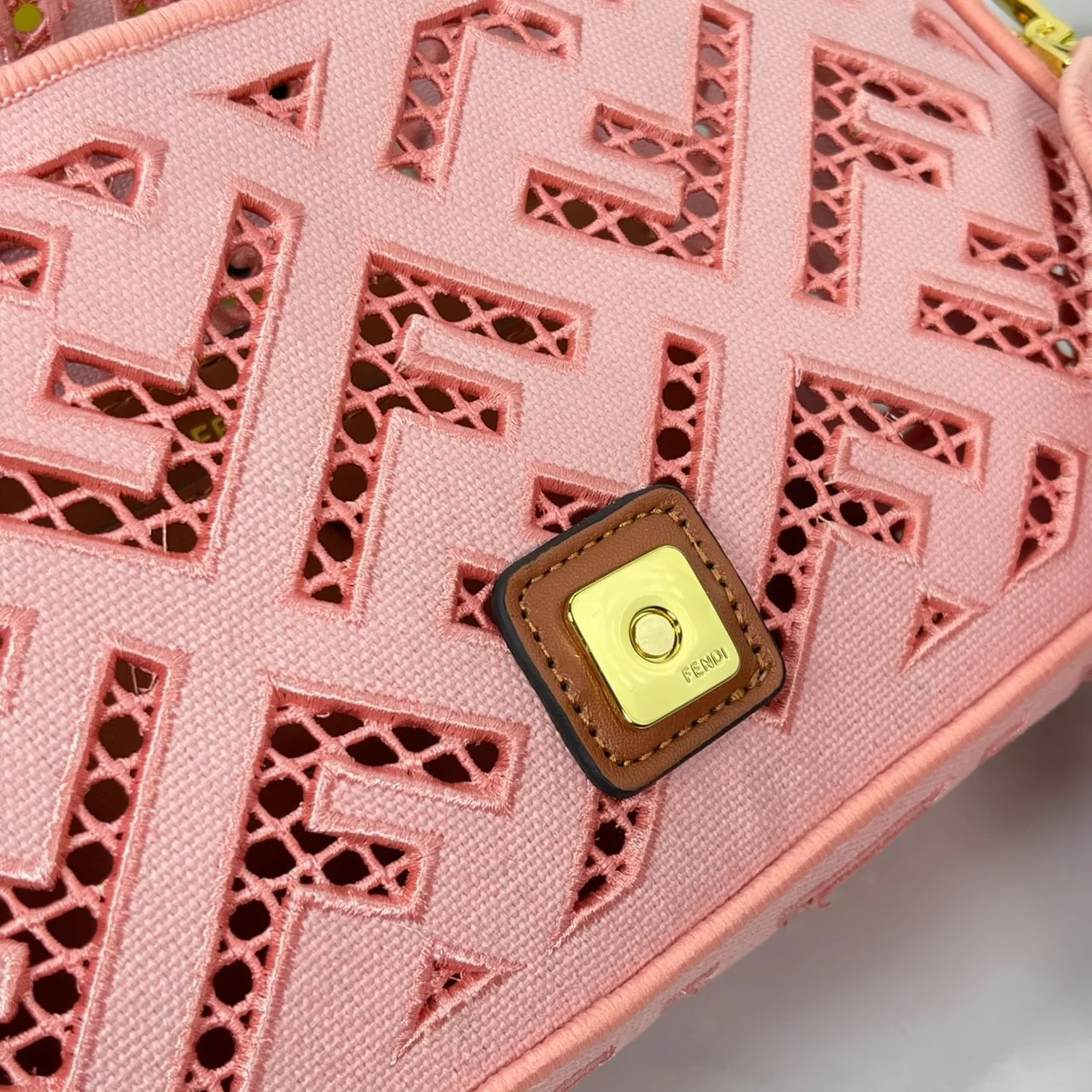 Fendi Canvas Smooth Handbag in Pink · view 8