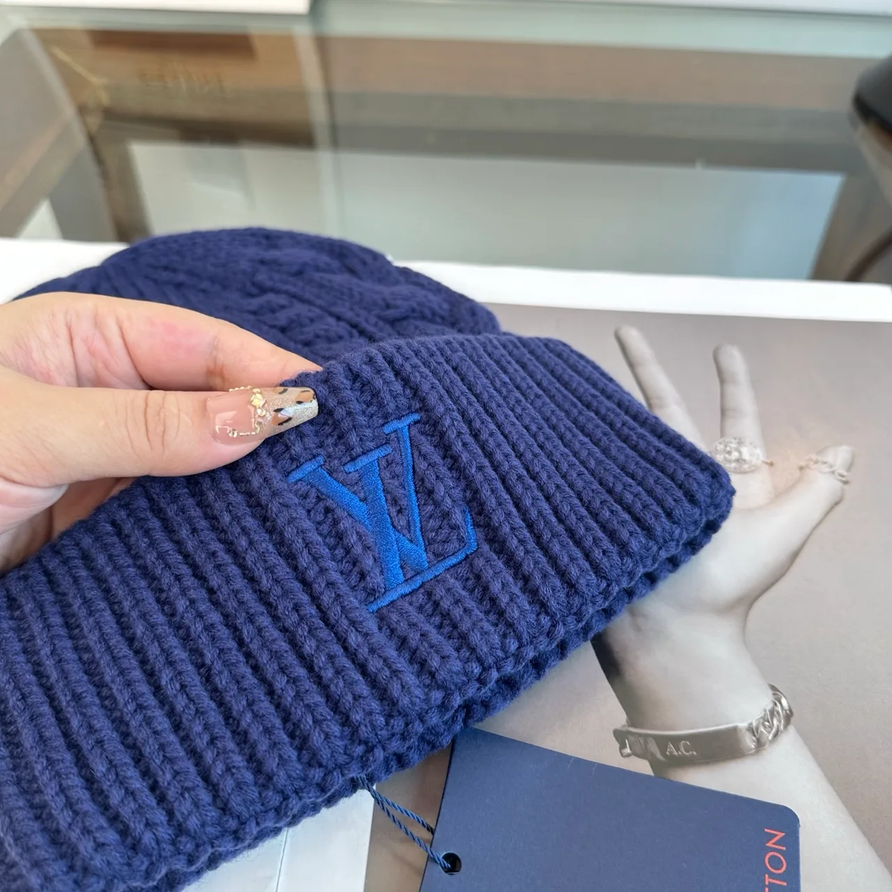Louis Vuitton Beanie in Blue · view 7