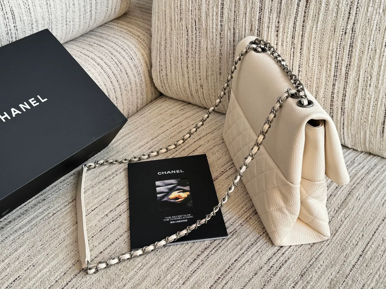 Chanel Quilted Clutch in Cream · view 2