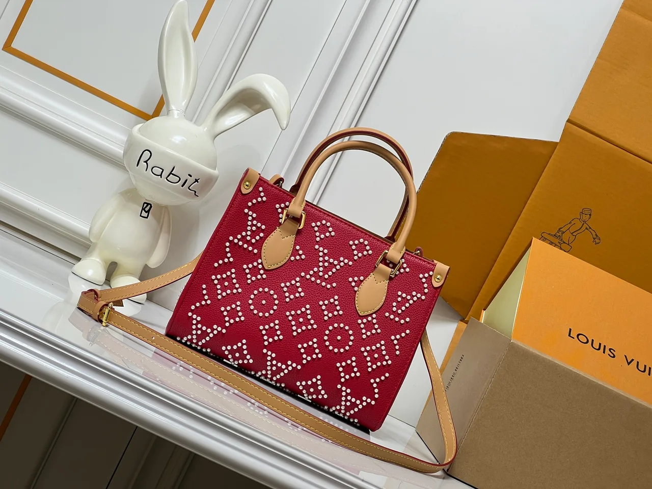 Louis Vuitton Cowhide OnTheGo Tote in Red · view 4