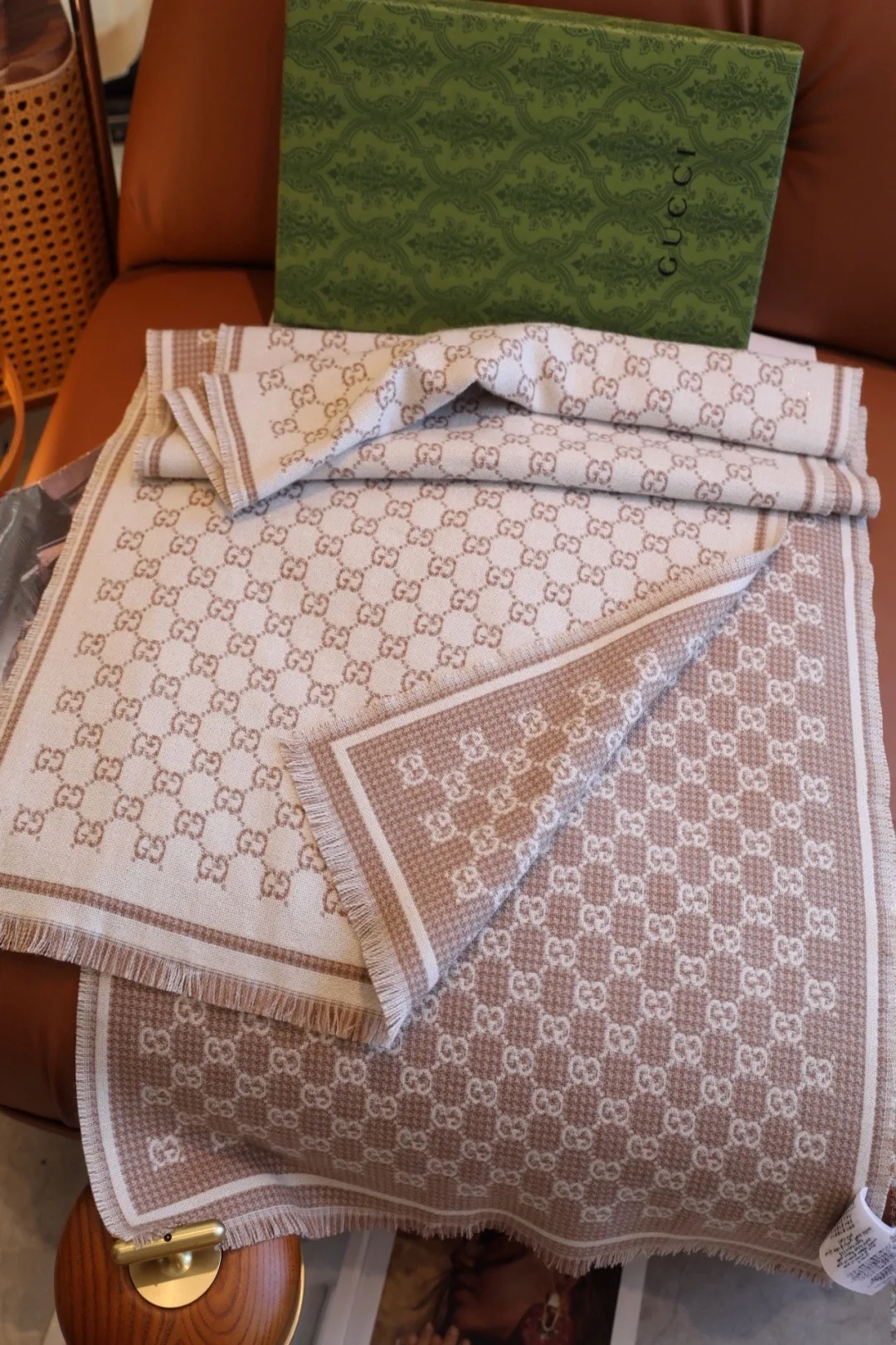 Gucci Wool Woven Scarf in Beige · view 3