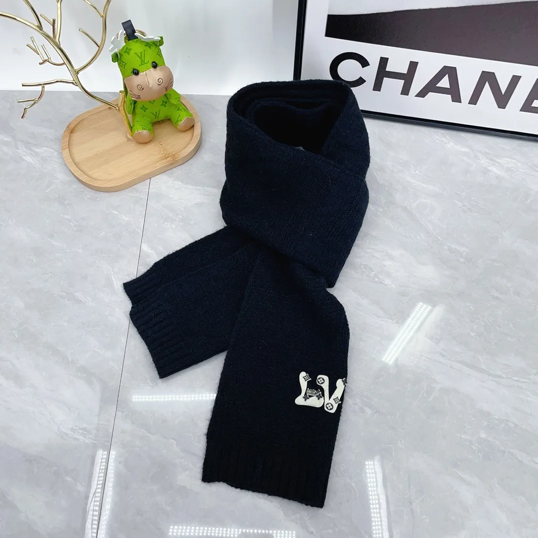 Louis Vuitton Wool Hat Scarf and Gloves Set in Black · view 4