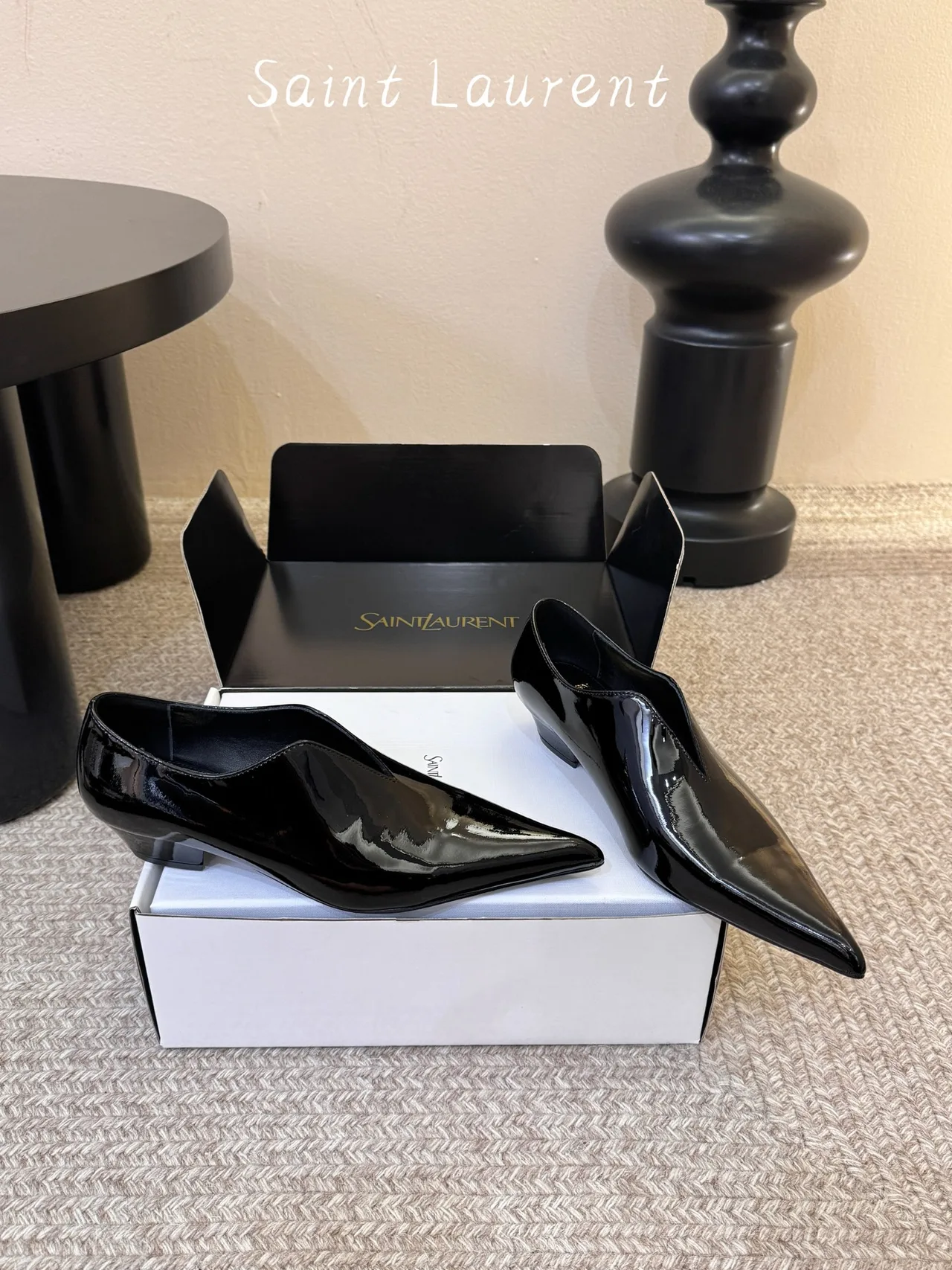 Saint Laurent Patent Leather Glossy Pointed-Toe Pointed Heel Pumps in Black · view 5