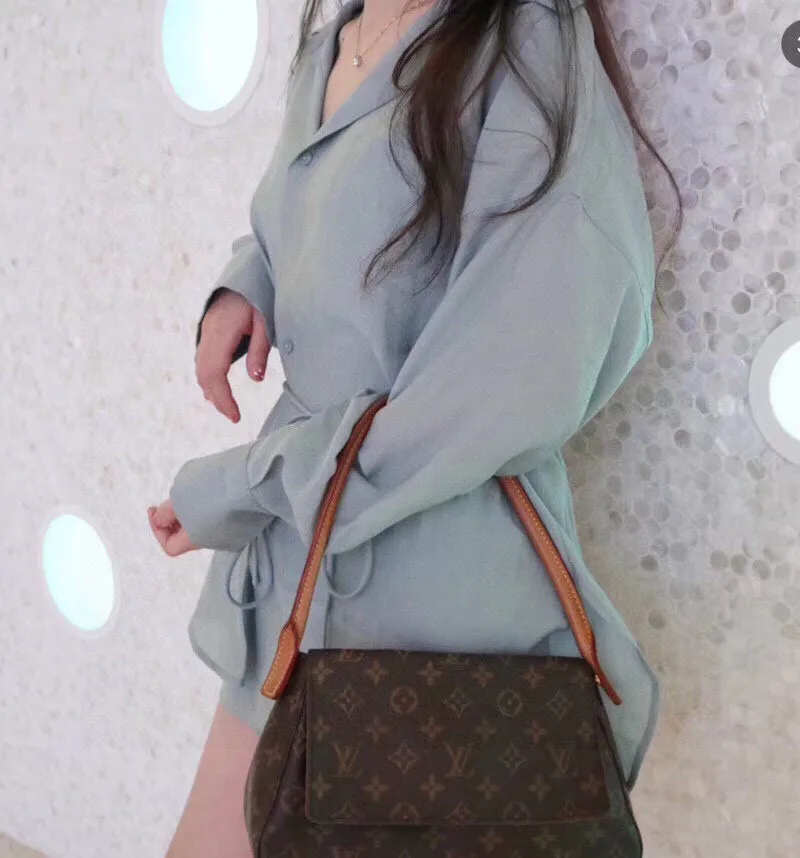 Louis Vuitton Shoulder Bag in Brown · view 7