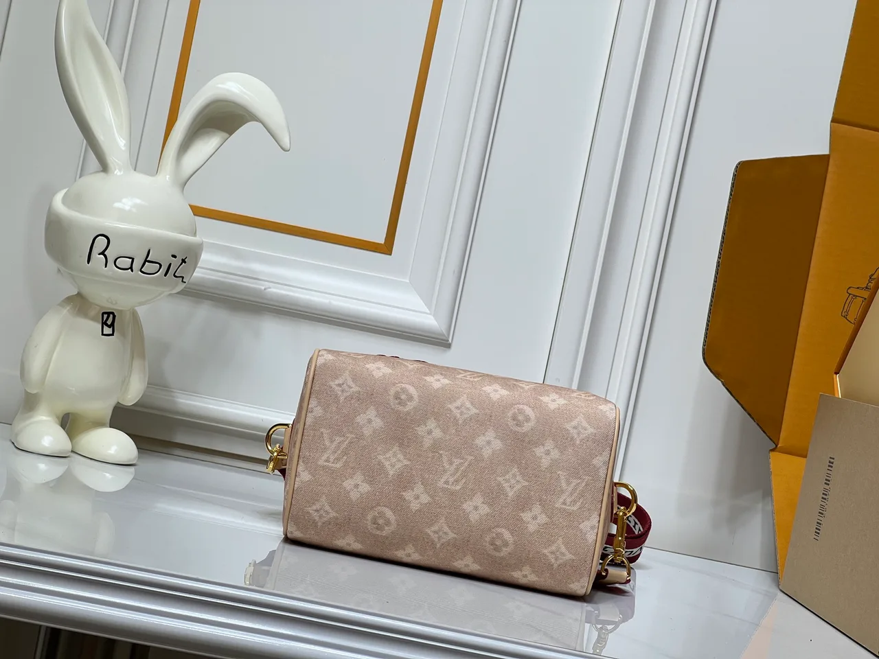 Louis Vuitton Speedy 20 Canvas Speedy Handbag in Beige · view 5
