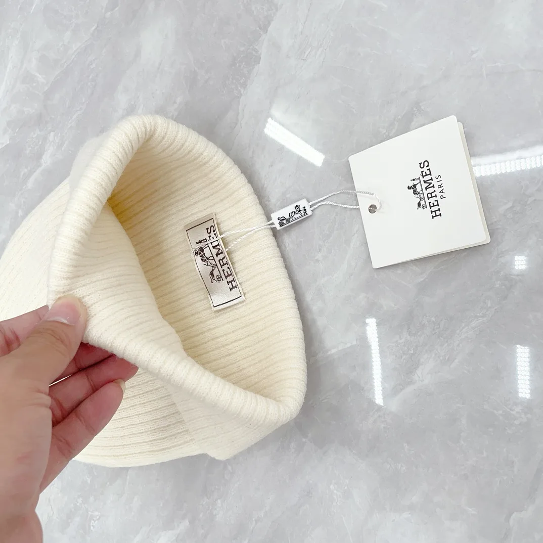 Hermes Wool Ribbed Hat Scarf and Gloves Set in White · view 8