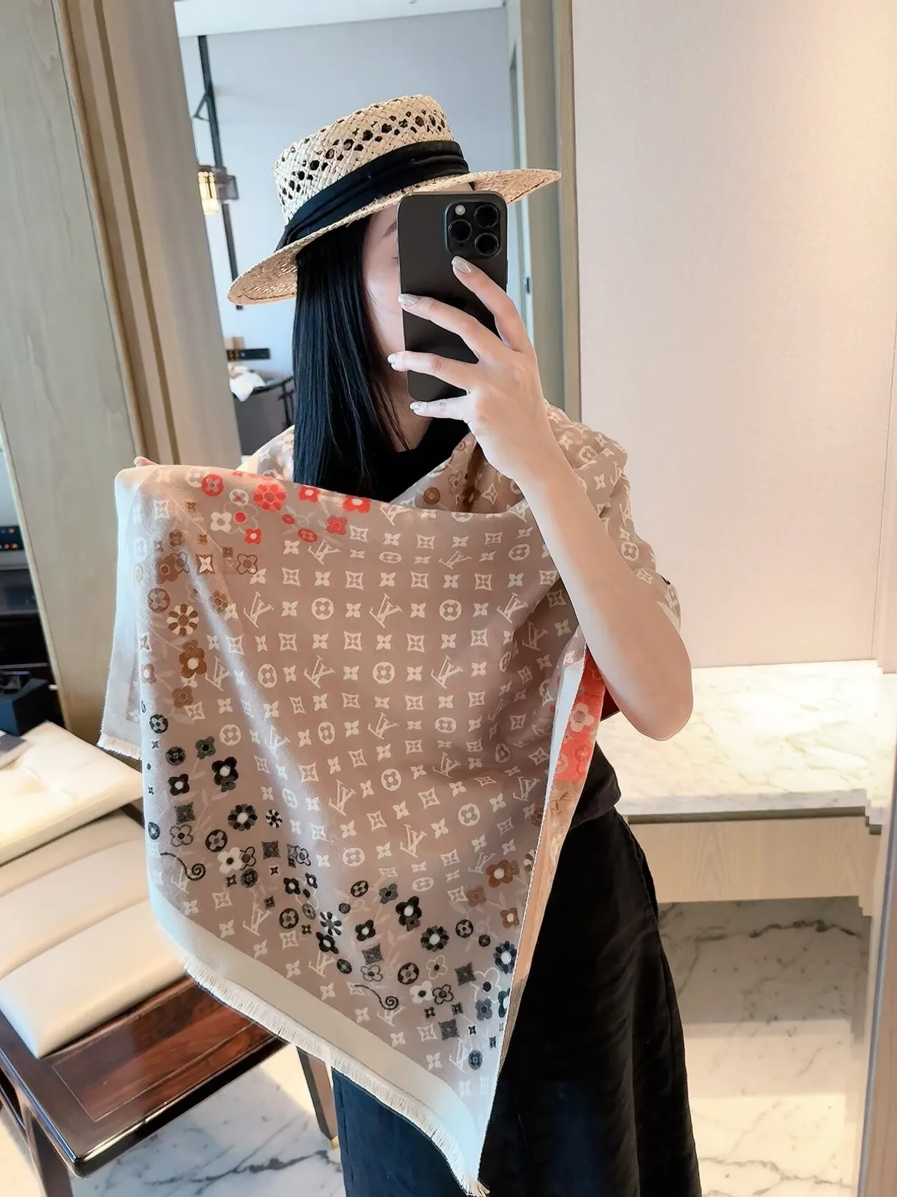 Louis Vuitton Scarf in Beige & Black · view 3