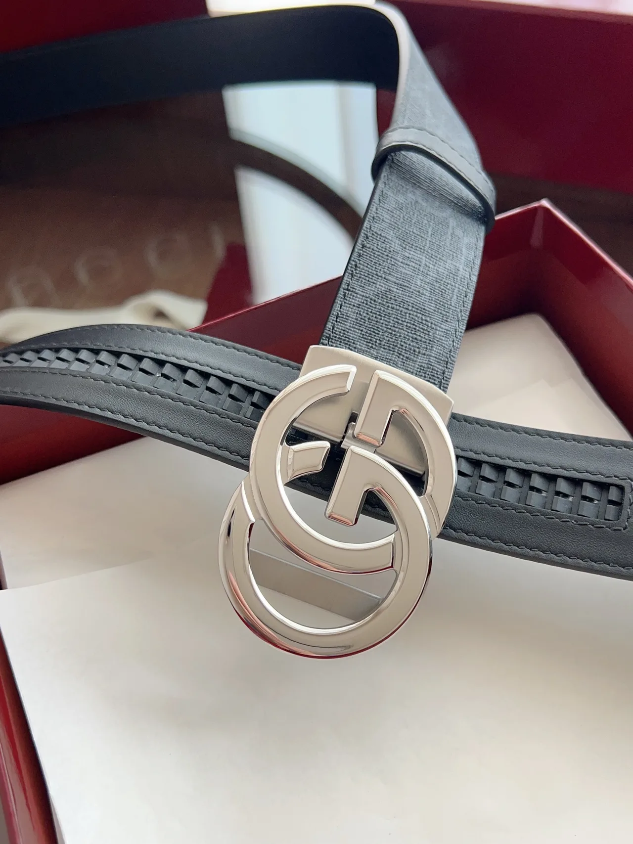 Gucci Cowhide Belt in Grey · view 5