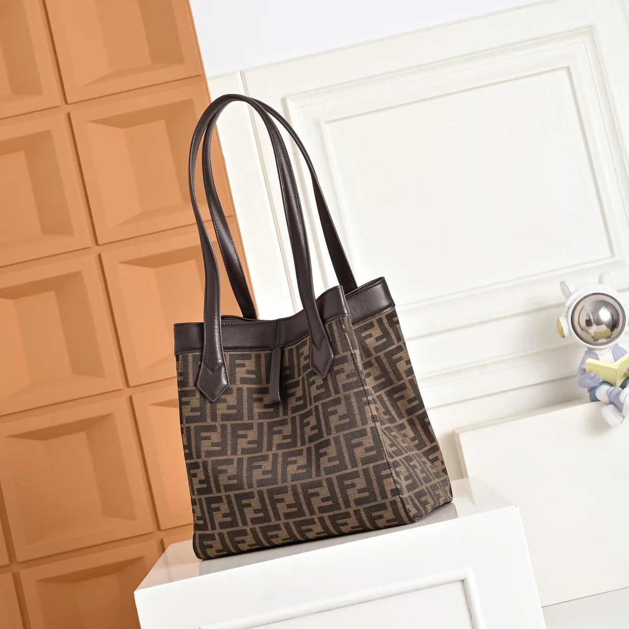 Fendi Smooth Tote in Brown · view 3