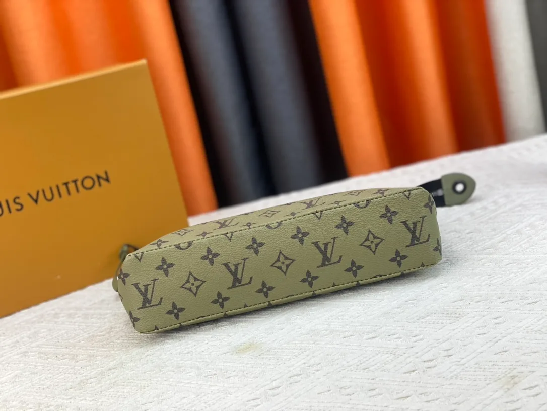 Louis Vuitton Canvas Clutch in Green · view 5