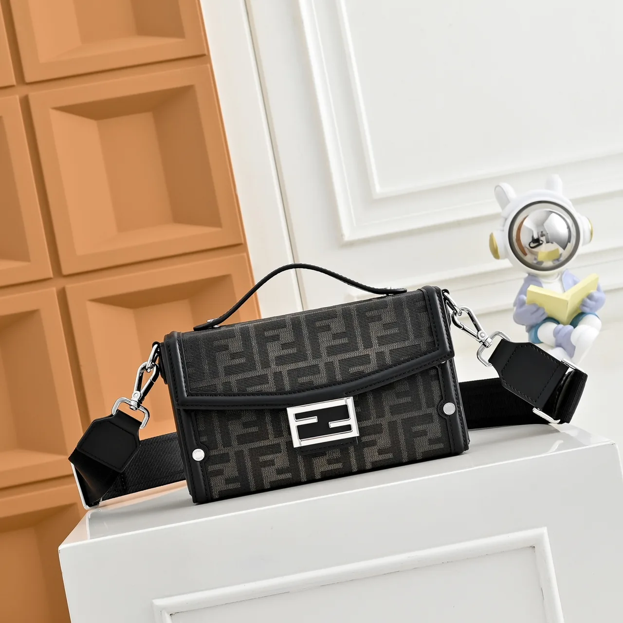 Fendi Clutch in Black · view 1