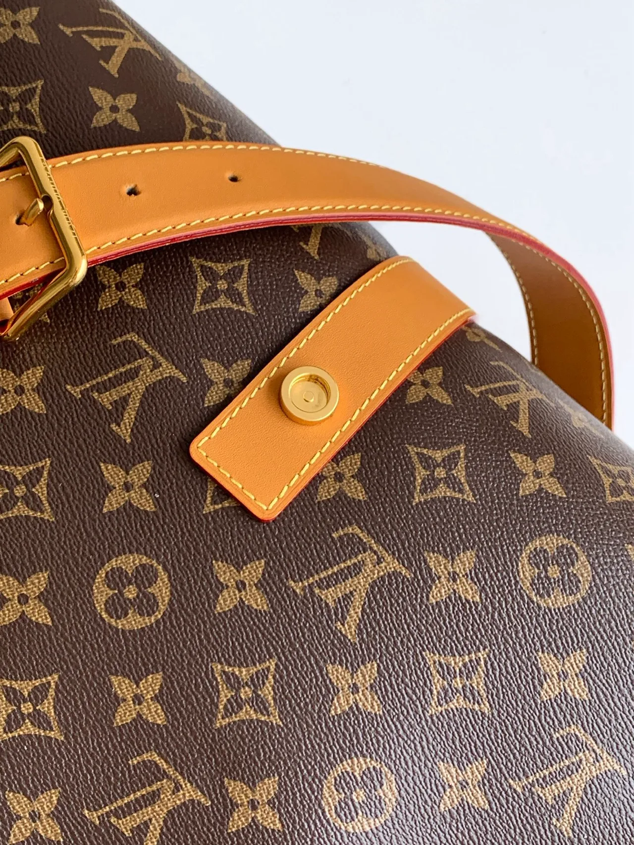 Louis Vuitton Monogram Glossy Crossbody Bag in Brown · view 6