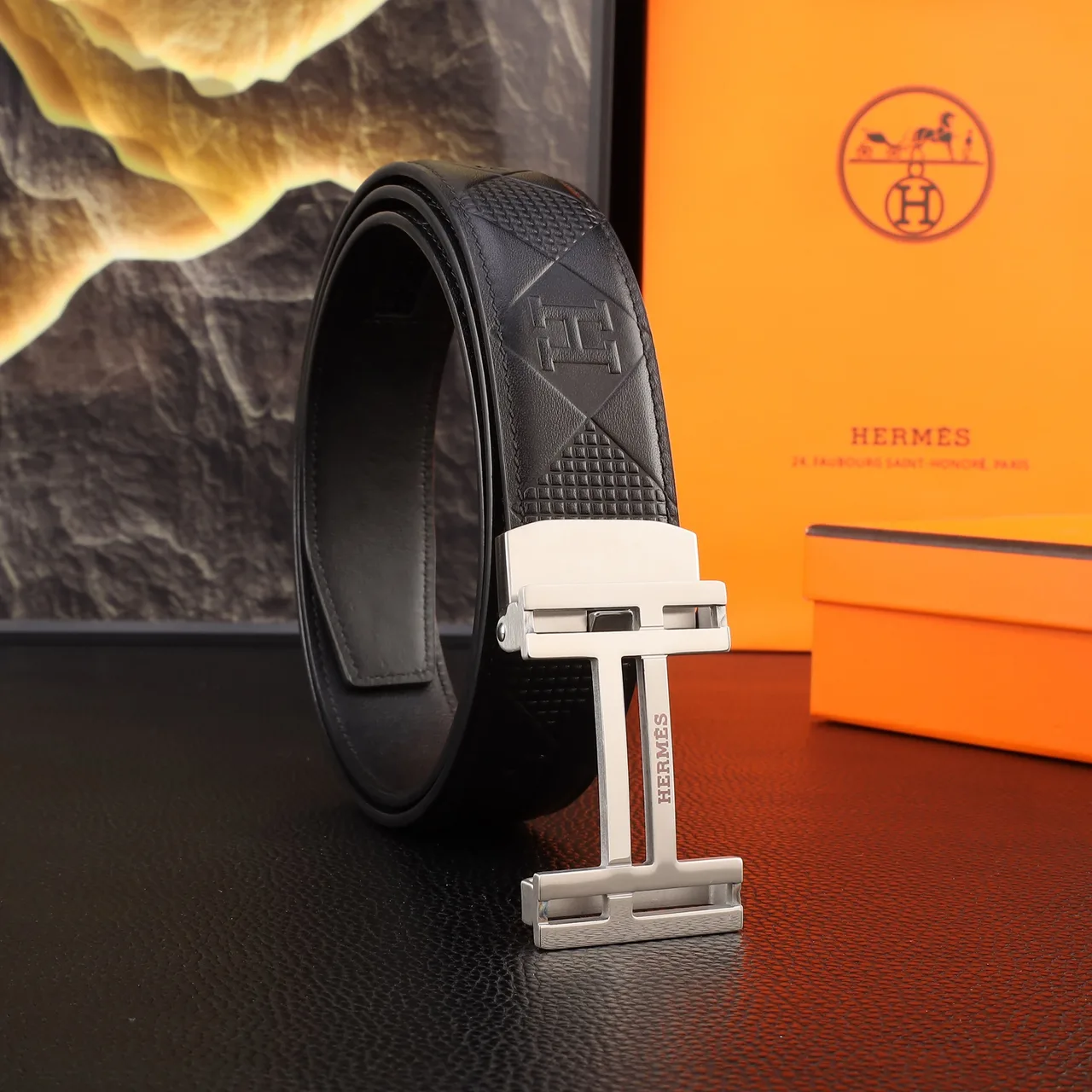Hermes Embossed automatic H belt in Black · view 1