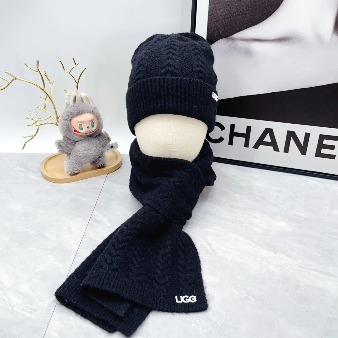 UGG Wool Hat Scarf and Gloves Set in Black · view 2