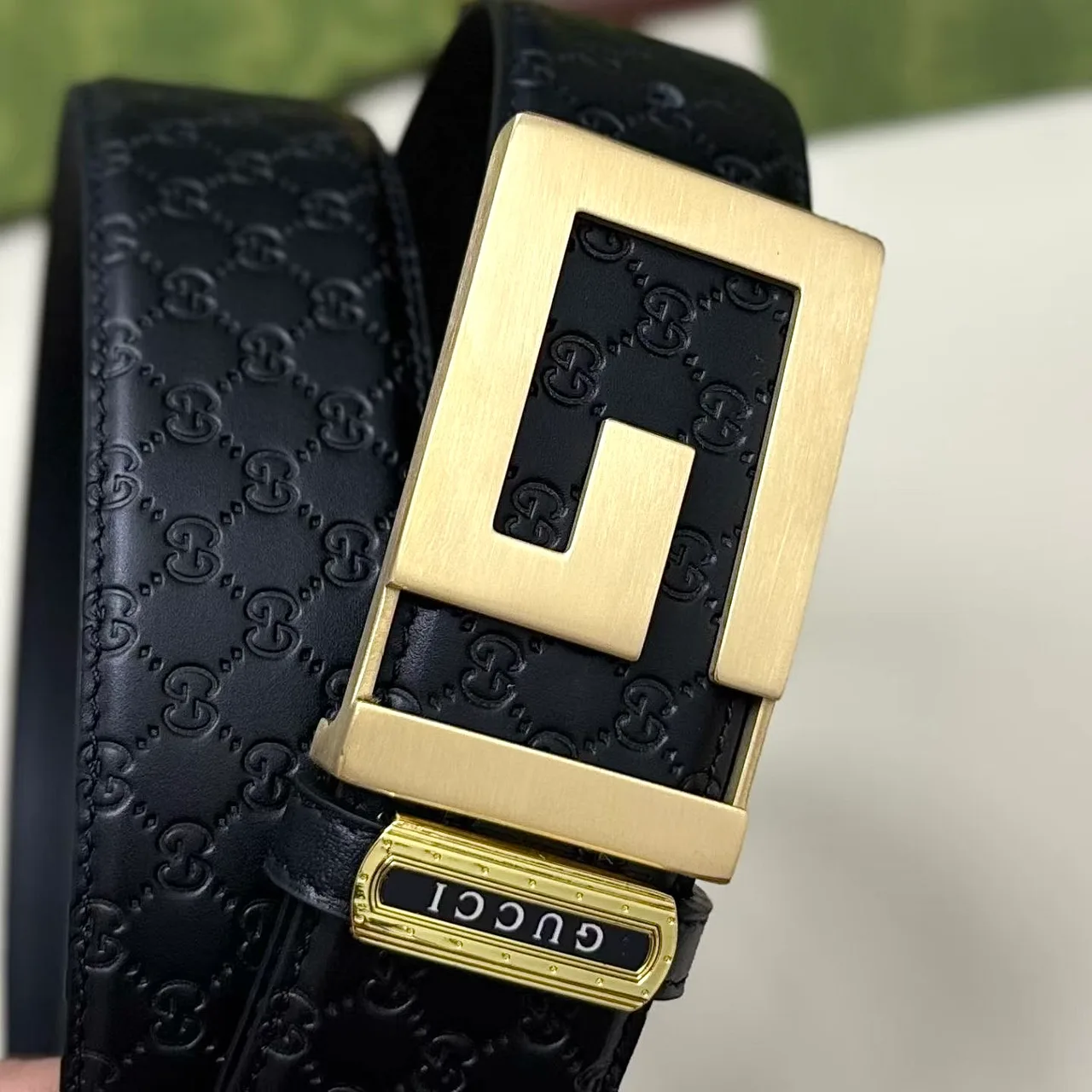 Gucci G Buckle Belt in Black · view 7
