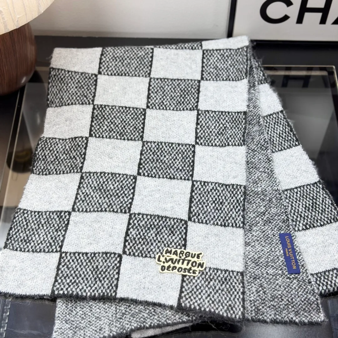 Louis Vuitton Wool Hat Scarf and Gloves Set in Grey · view 3