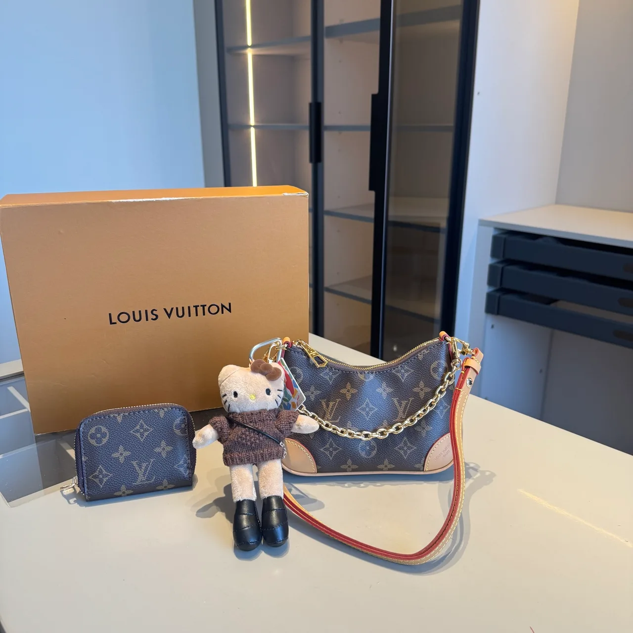 Louis Vuitton Mini Hobo Gift Set in Brown · view 2