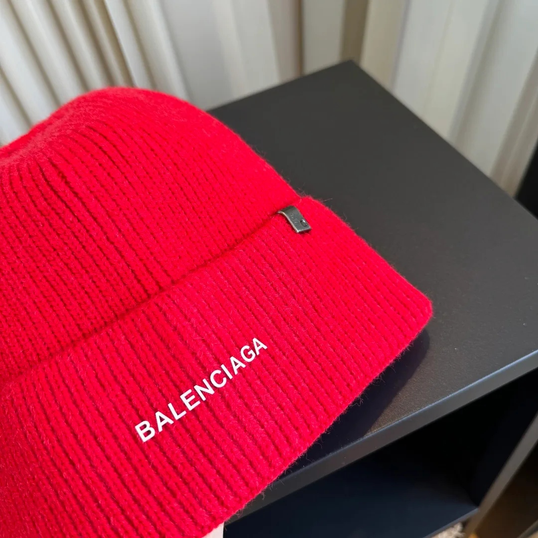Balenciaga Beanie in Red · view 5