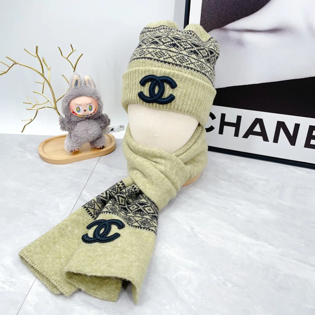 Chanel 50% Wool 50% Acrylic 3-Piece Set (Hat, Scarf & Gloves) in Green · view 1