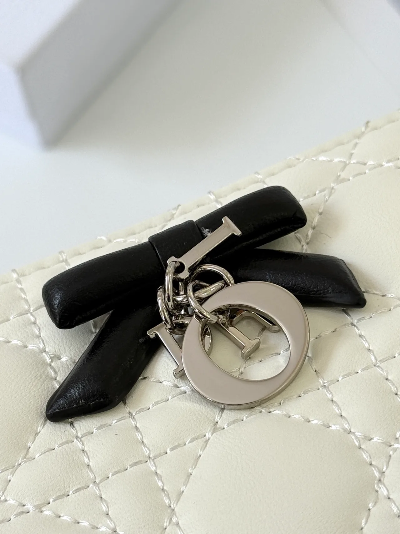 Dior Lambskin Quilted Glossy Wallet in Cream · view 4