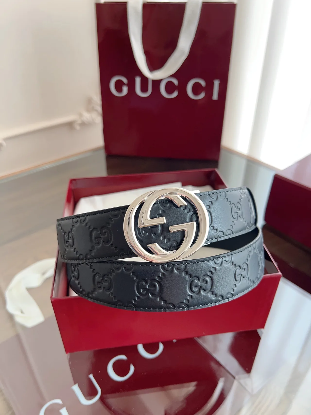 Gucci Cowhide Belt in Black · view 1
