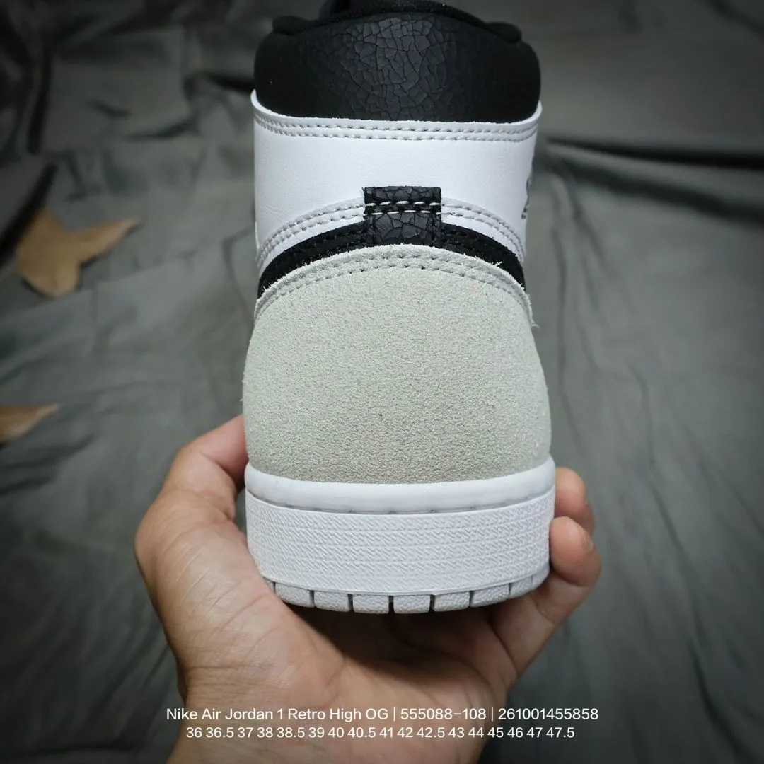 Nike High-Top Sneakers in Black · view 4
