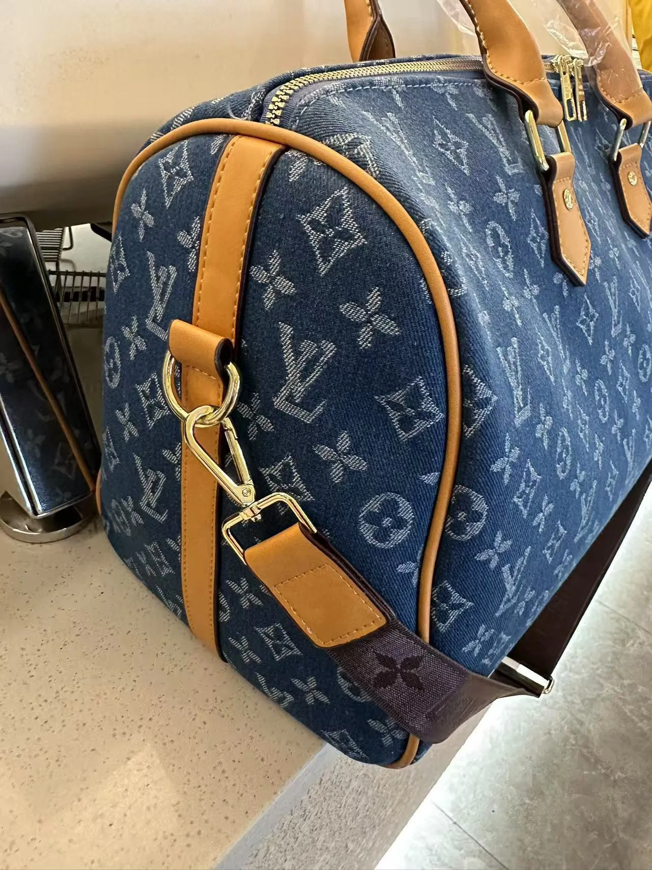 Louis Vuitton Denim Speedy Bag in Blue / White · view 7