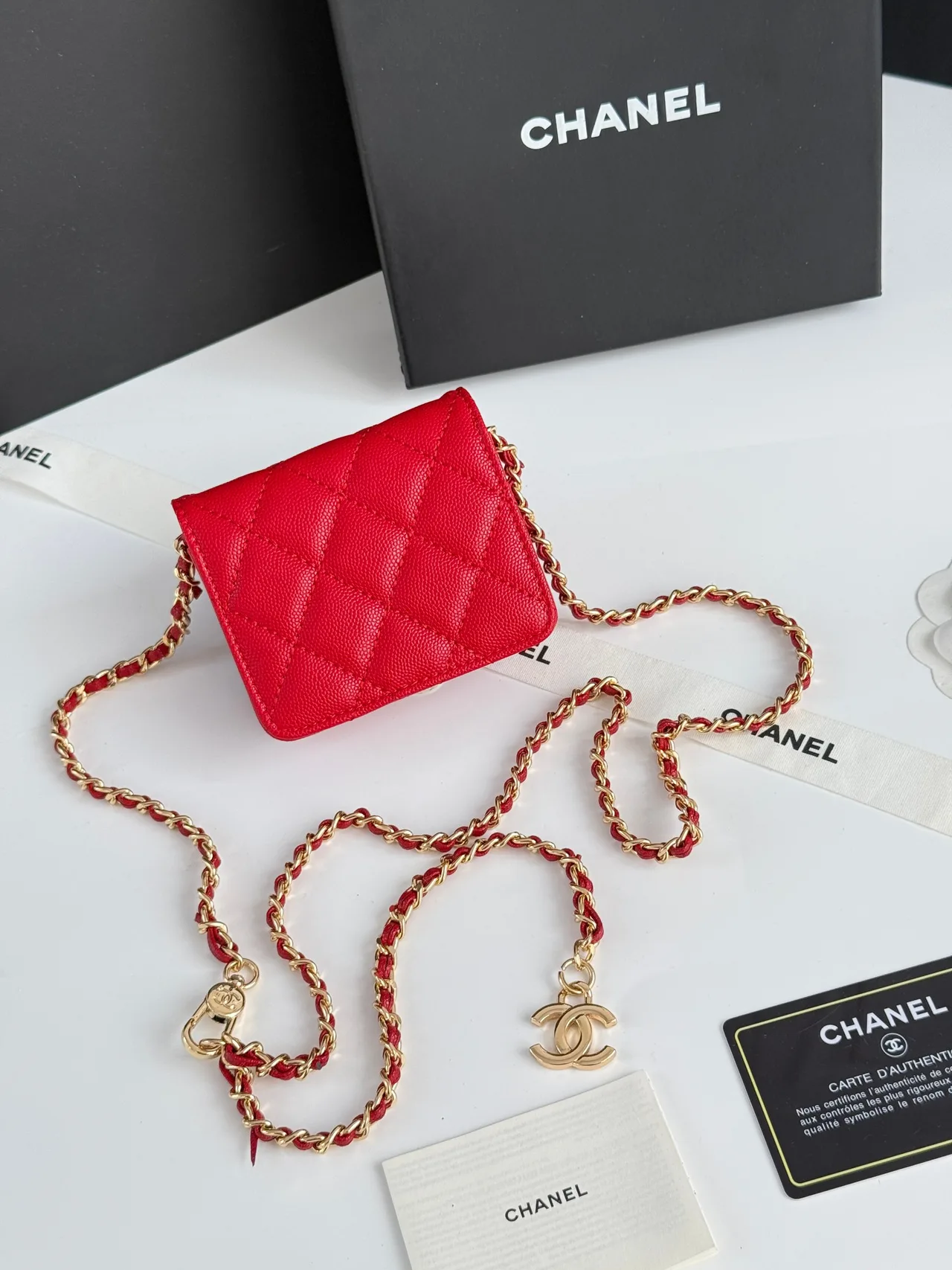 Chanel Quilted Wallet in Red · view 3