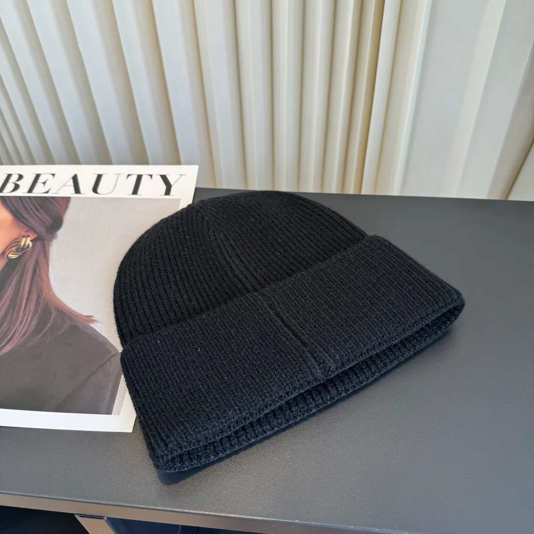 Balenciaga Beanie in Black · view 8