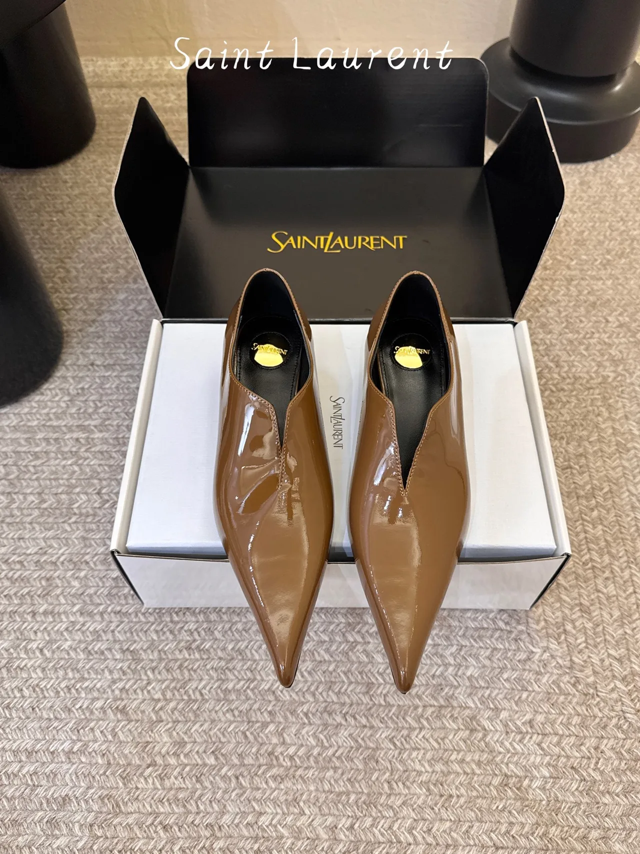 Saint Laurent Patent Leather Glossy Pointed-Toe Pointed Pumps in Brown · view 1