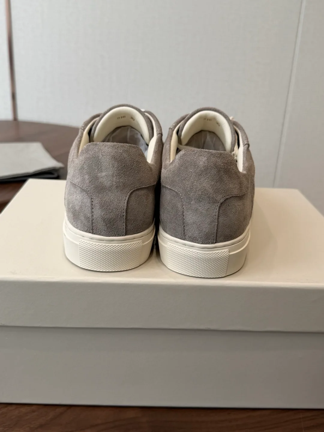Gucci Cowhide Suede Sneakers in Grey · view 8