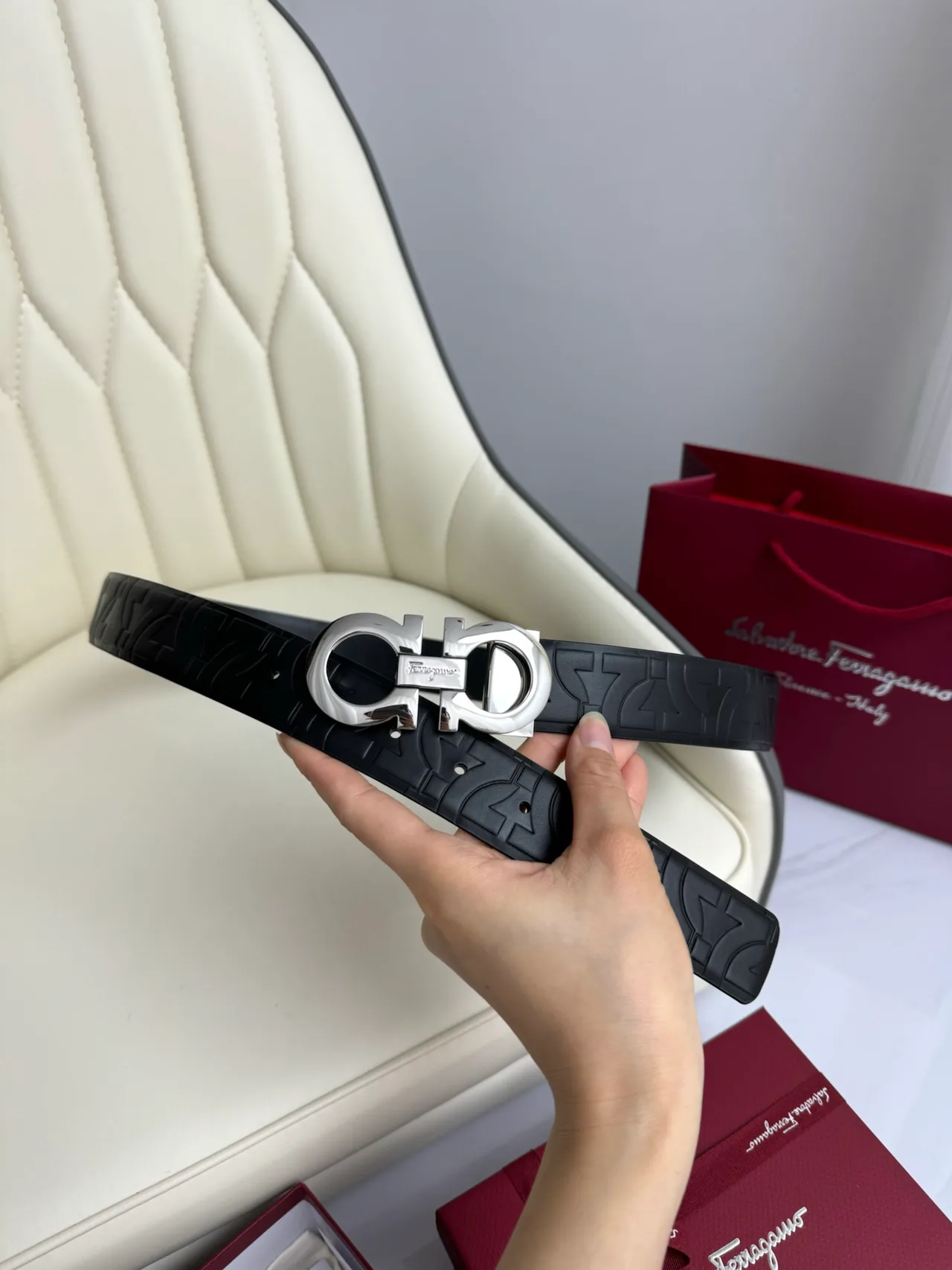 Ferragamo Cowhide Glossy Belt in Black · view 6