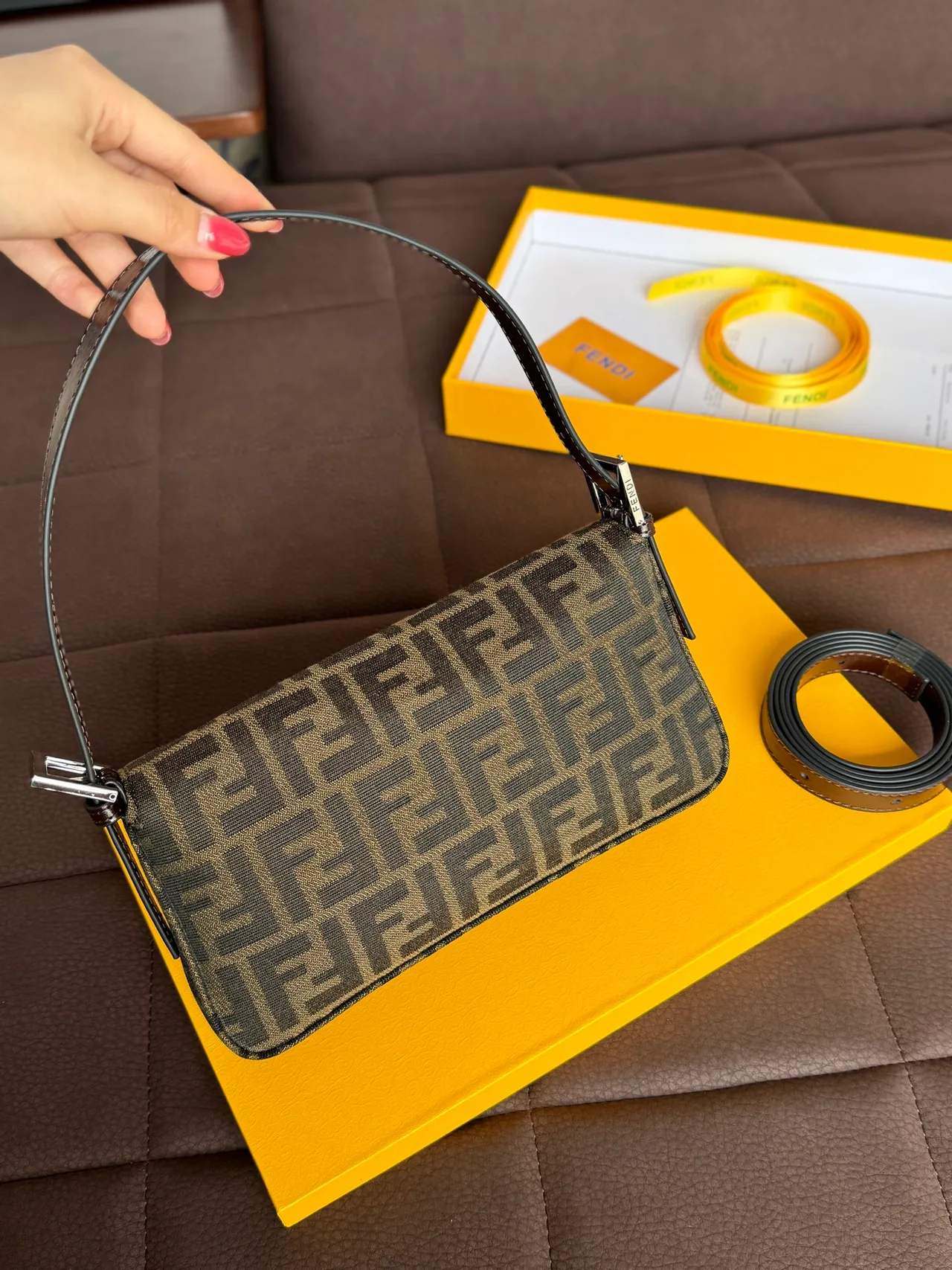 Fendi FF Baguette Bag in Brown · view 4