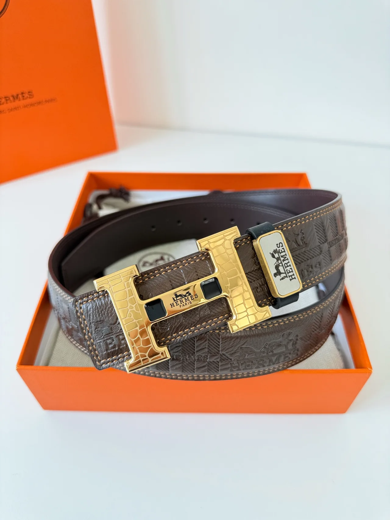 Hermes Reversible H Buckle Belt in Brown & Black · view 1