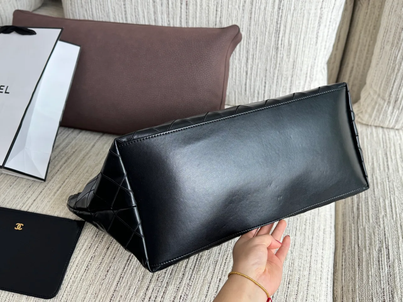 Chanel Glossy Quilted tote with pictured pouch in Black · view 5